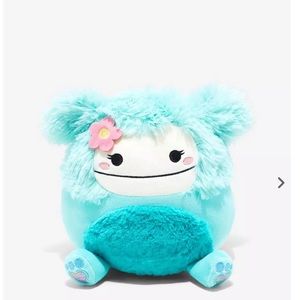 NWT Squishmallows RARE Silver Tag Fuzzamallow 12” Joelle.